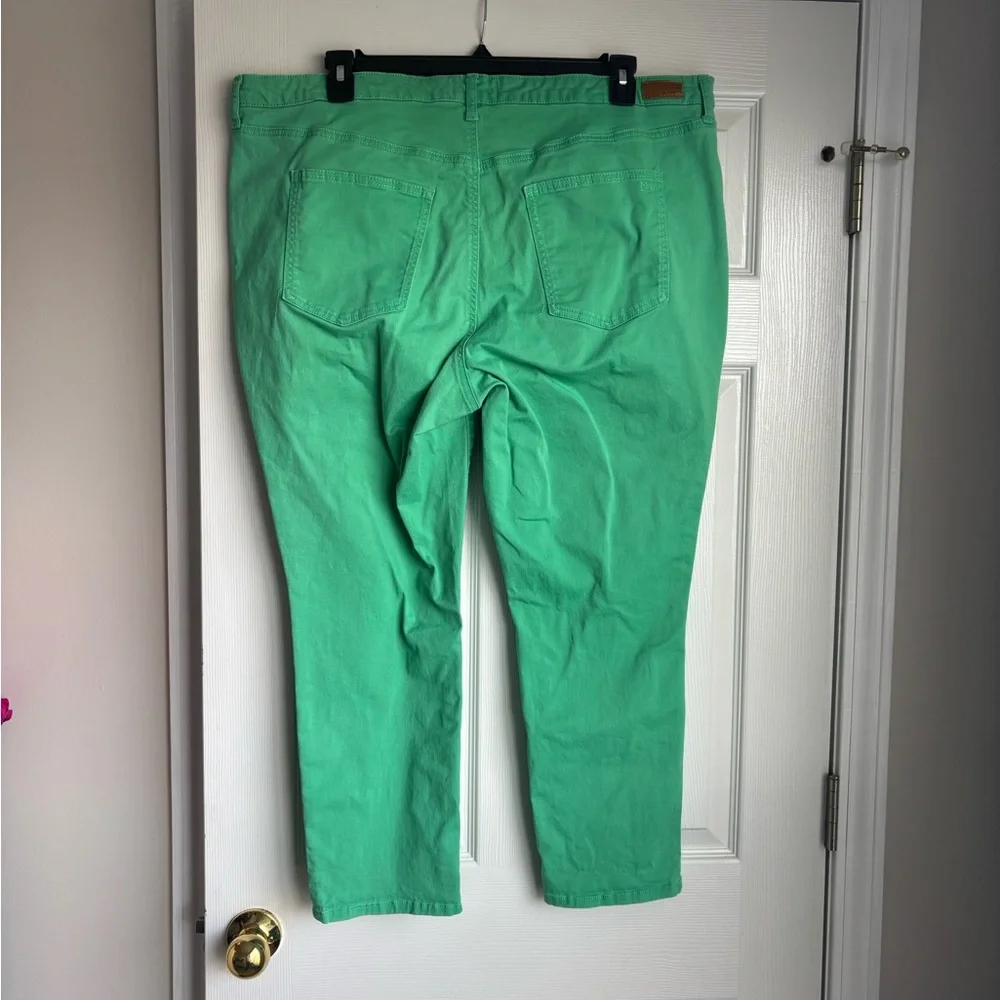 Crown & Ivy Vibrant Green Pants - Picture 2 of 4